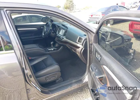 2018 Toyota Highlander Xle from USA, damaged, VIN 5TDJZRFH3JS836069